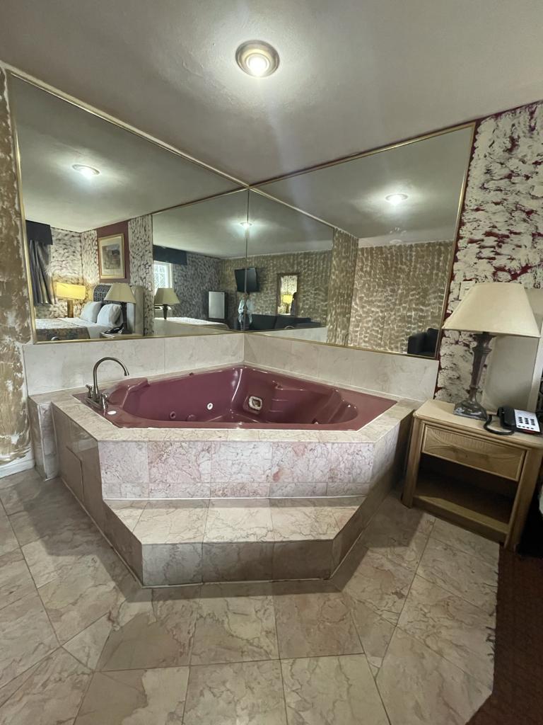 Jacuzzi Suites San Diego: Romantic Hotels with Private In Room Hot Tub